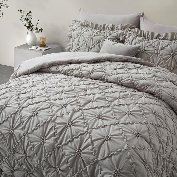 Queen Size Bed Comforter Set Cream Ruffle Ivory Shabby Cottage Chic Bedding New - Picture 4 of 4